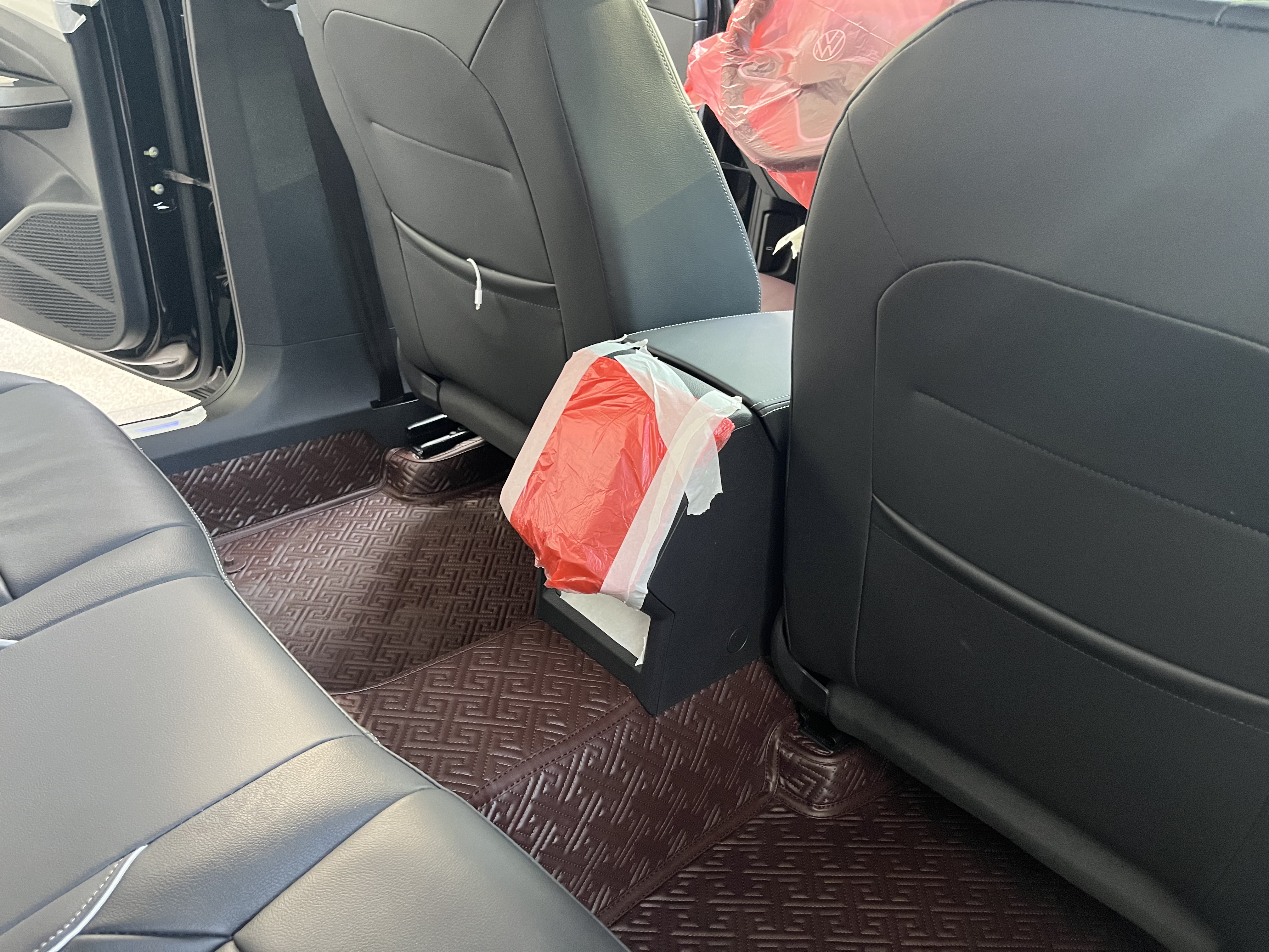 夏天温度升高时，小心高温暴晒后的汽车甲醛