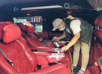 开了三年的车还有异味怎么办