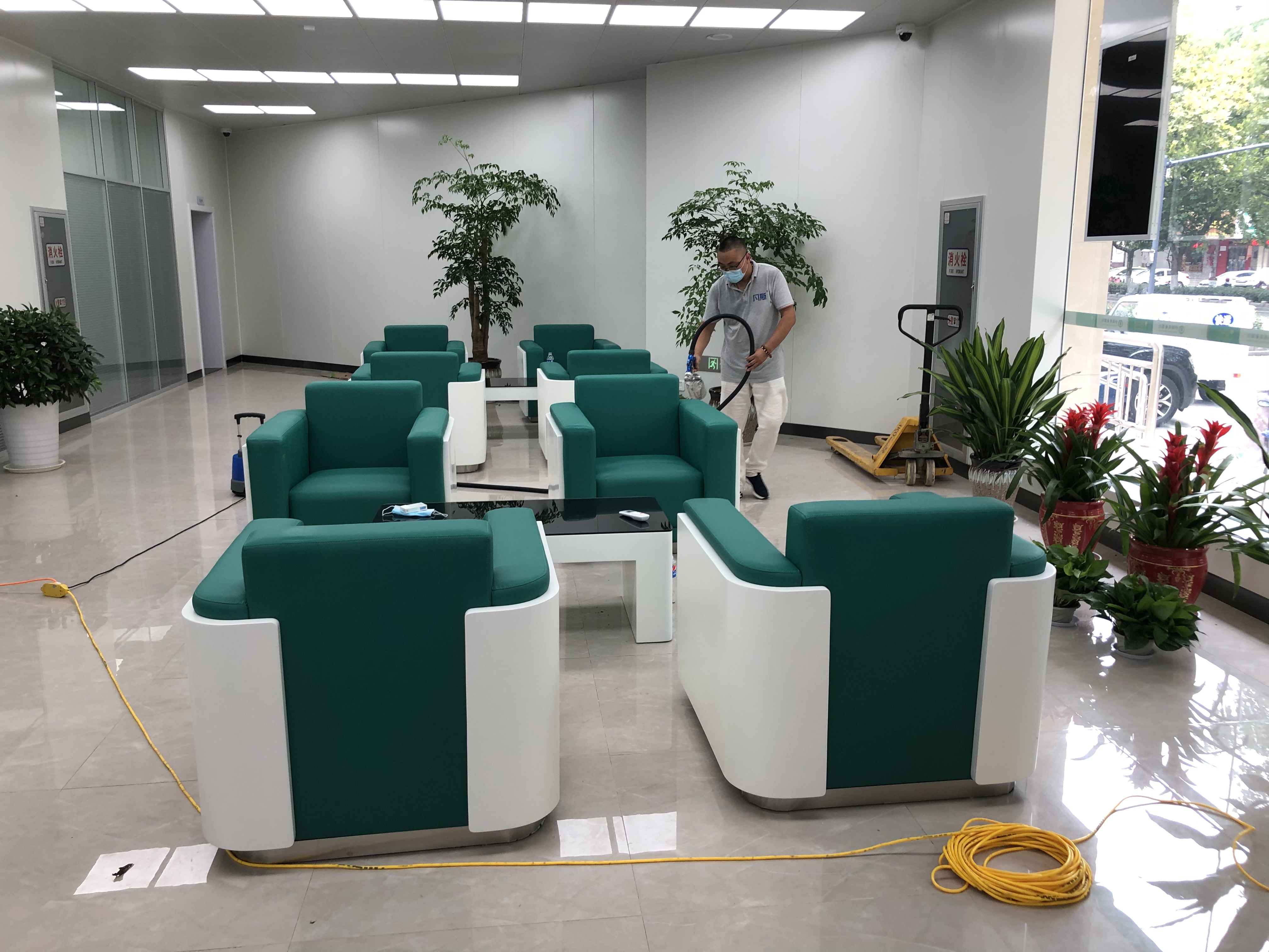 银行装修好后如何安全搬家办公