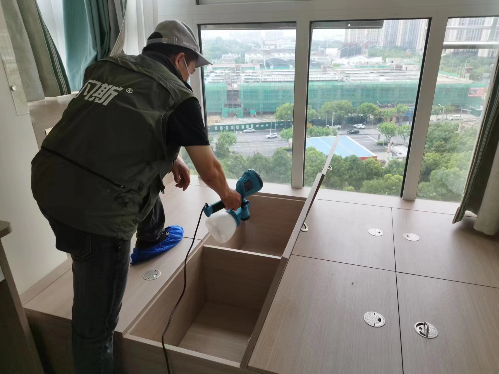 凡斯环保高端除甲醛、除味产品，给您安排上！